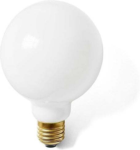 Audo Copenhagen Globe Led Light Bulb 9,5 Cm, Opal