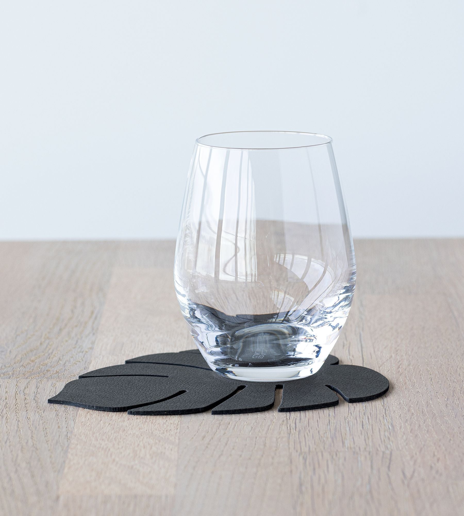 Lind Dna Glas Mat Monstera Leaf, kaviaar