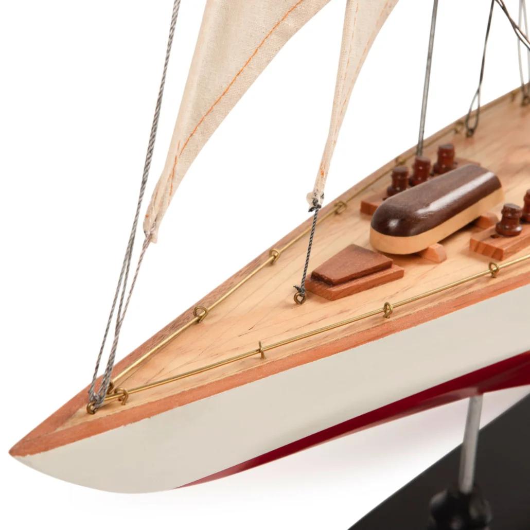 Authentic Models Endeavour L60 Segelschiffsmodell, Rot/Weiß