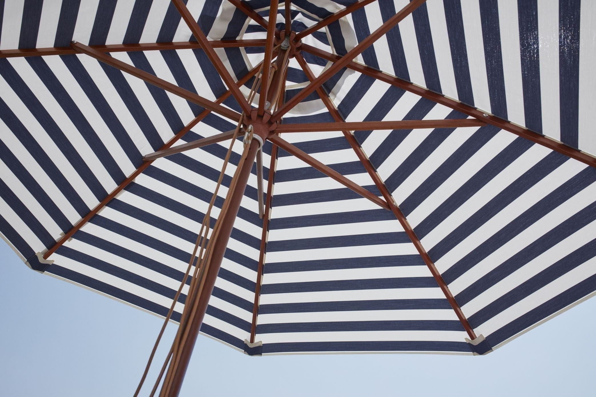 Skagerak Messina parasol Ø270 cm, donkerblauwe strepen