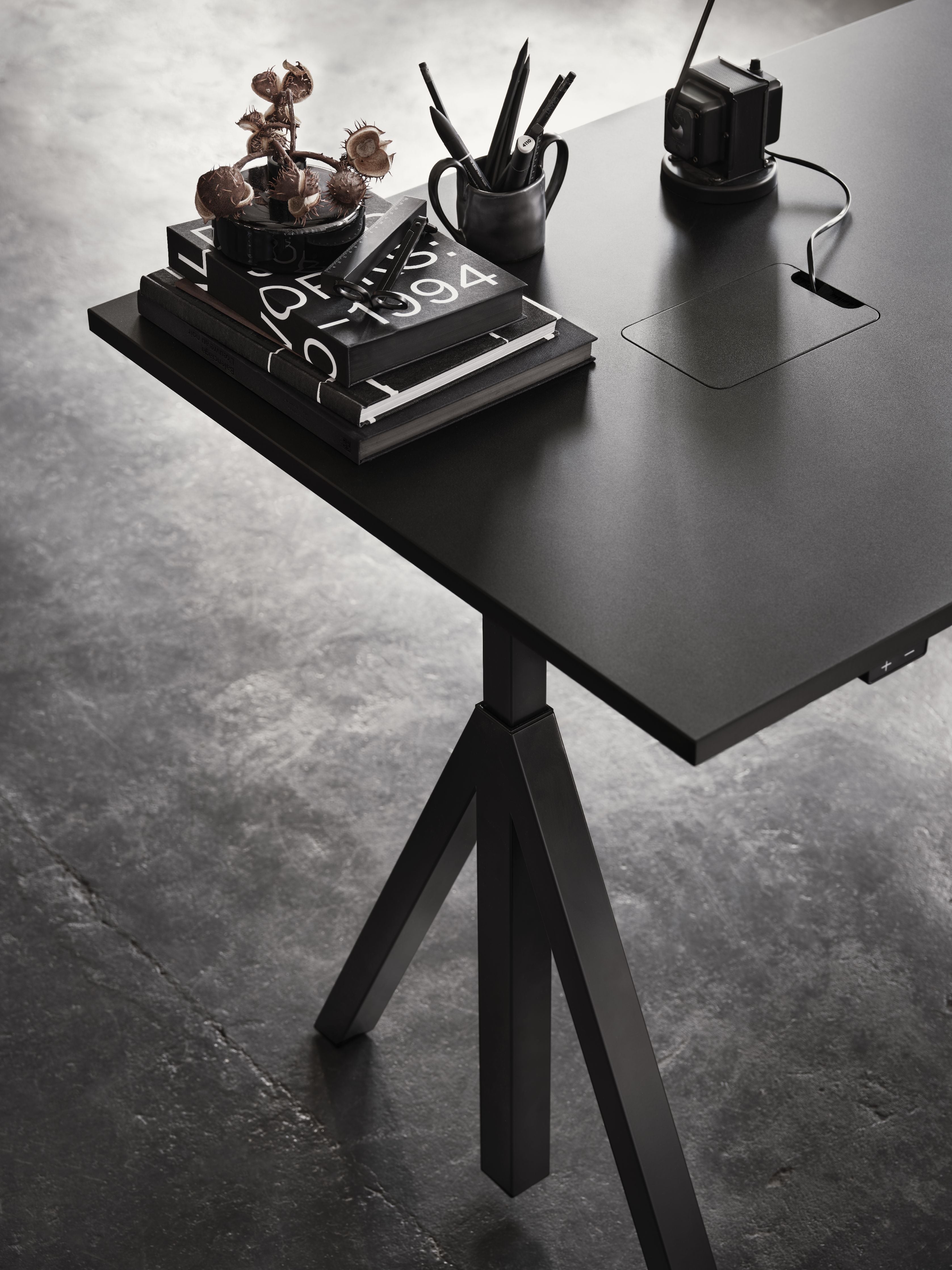 String Furniture Hoogte verstelbare werktabel 78x140 cm, zwart/zwart