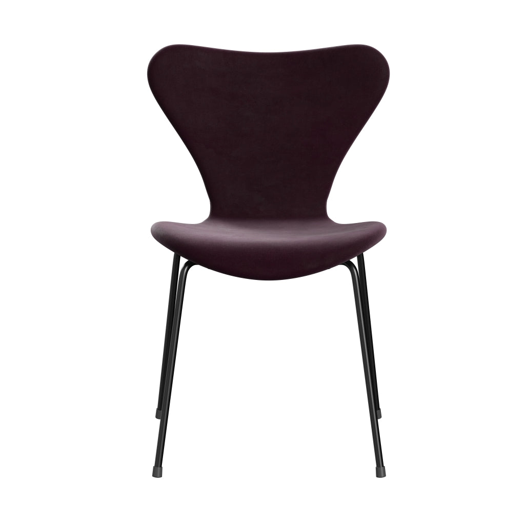 Fritz Hansen 3107 stoel Volledige bekleding, zwart/Belfast fluwelen donkere pruim