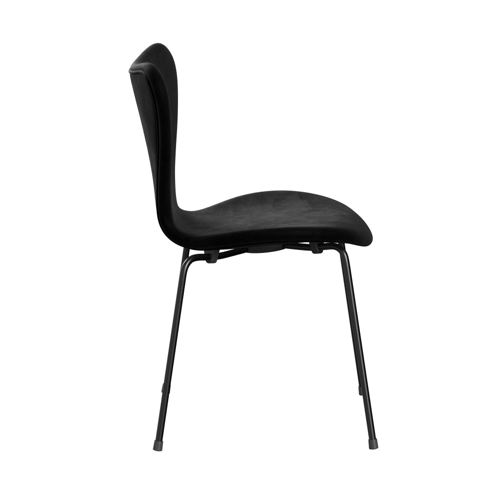 Fritz Hansen 3107 stoel Volledige bekleding, zwart/Belfast Velvet Night Black