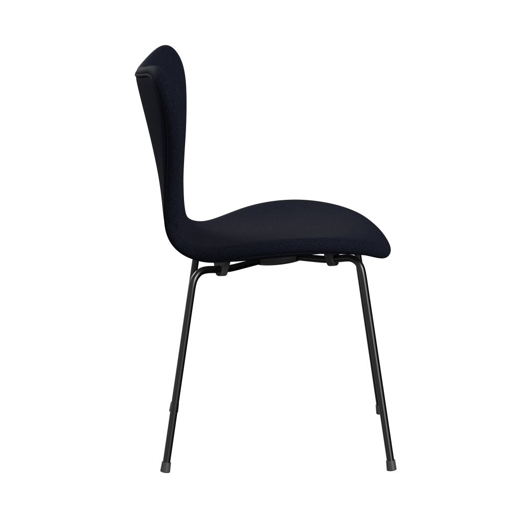 Fritz Hansen 3107 Stuhl Vollpolsterung, Schwarz/Leinwand Dunkelblau