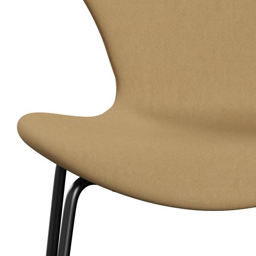 Fritz Hansen 3107 Stoel Volledige bekleding, zwart/comfortbeer (C00280)