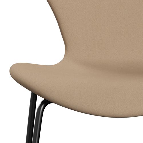 Fritz Hansen 3107 Stoel Volledige bekleding, zwart/comfortbeer (C61003)