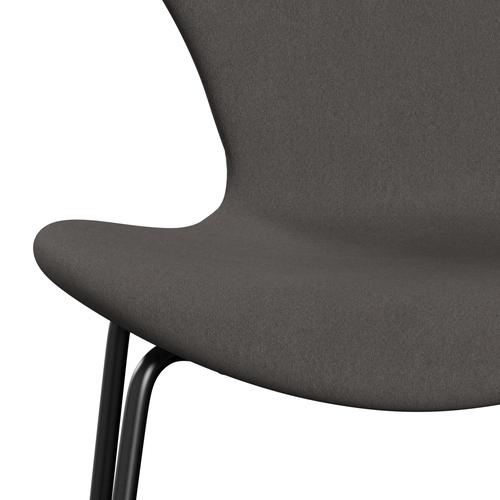 Fritz Hansen 3107 stoel Volledige bekleding, zwart/comfort donkergrijs (C60008)