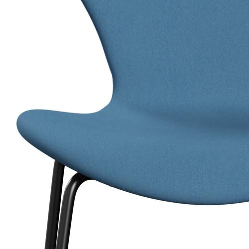 Fritz Hansen 3107 Stuhl Vollpolsterung, Schwarz/Komfort Hellblau (C01124)