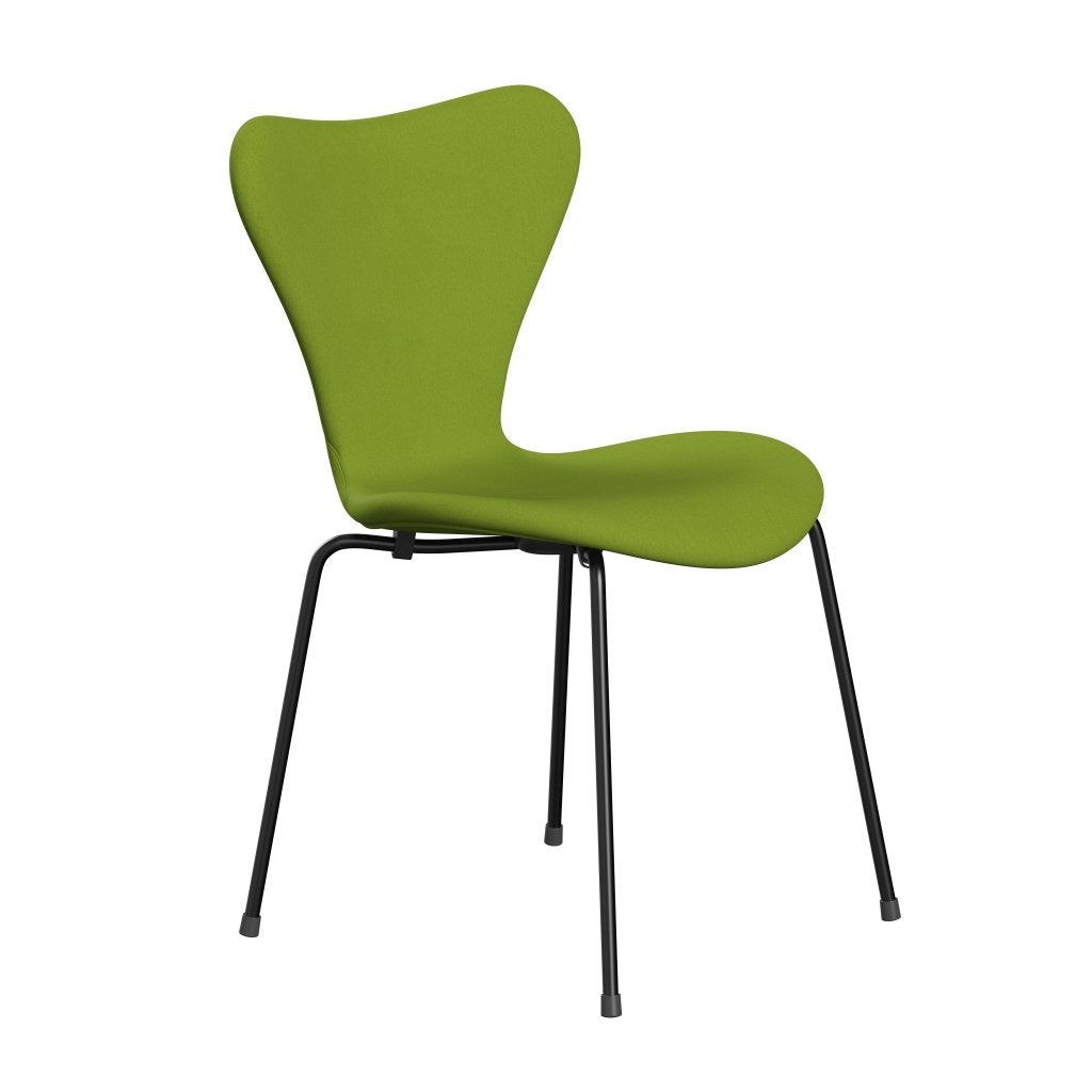 Fritz Hansen 3107 Stuhl Vollpolsterung, Schwarz/Komfort Hellgrün (C68000)