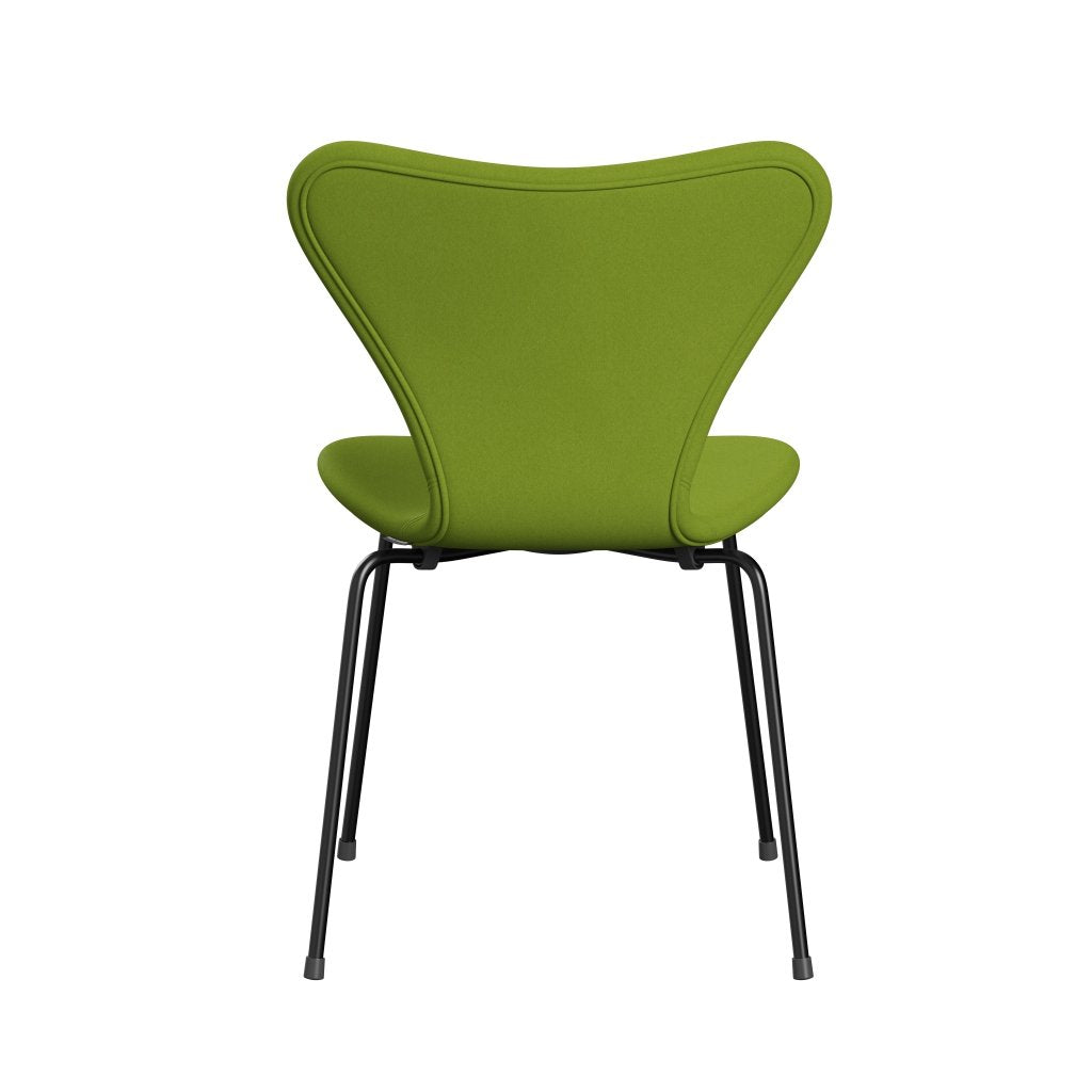 Fritz Hansen 3107 Stuhl Vollpolsterung, Schwarz/Komfort Hellgrün (C68000)