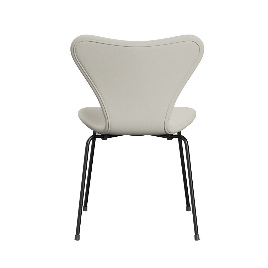 Fritz Hansen 3107 Stuhl Vollpolsterung, Schwarz/Komfort Hellgrau