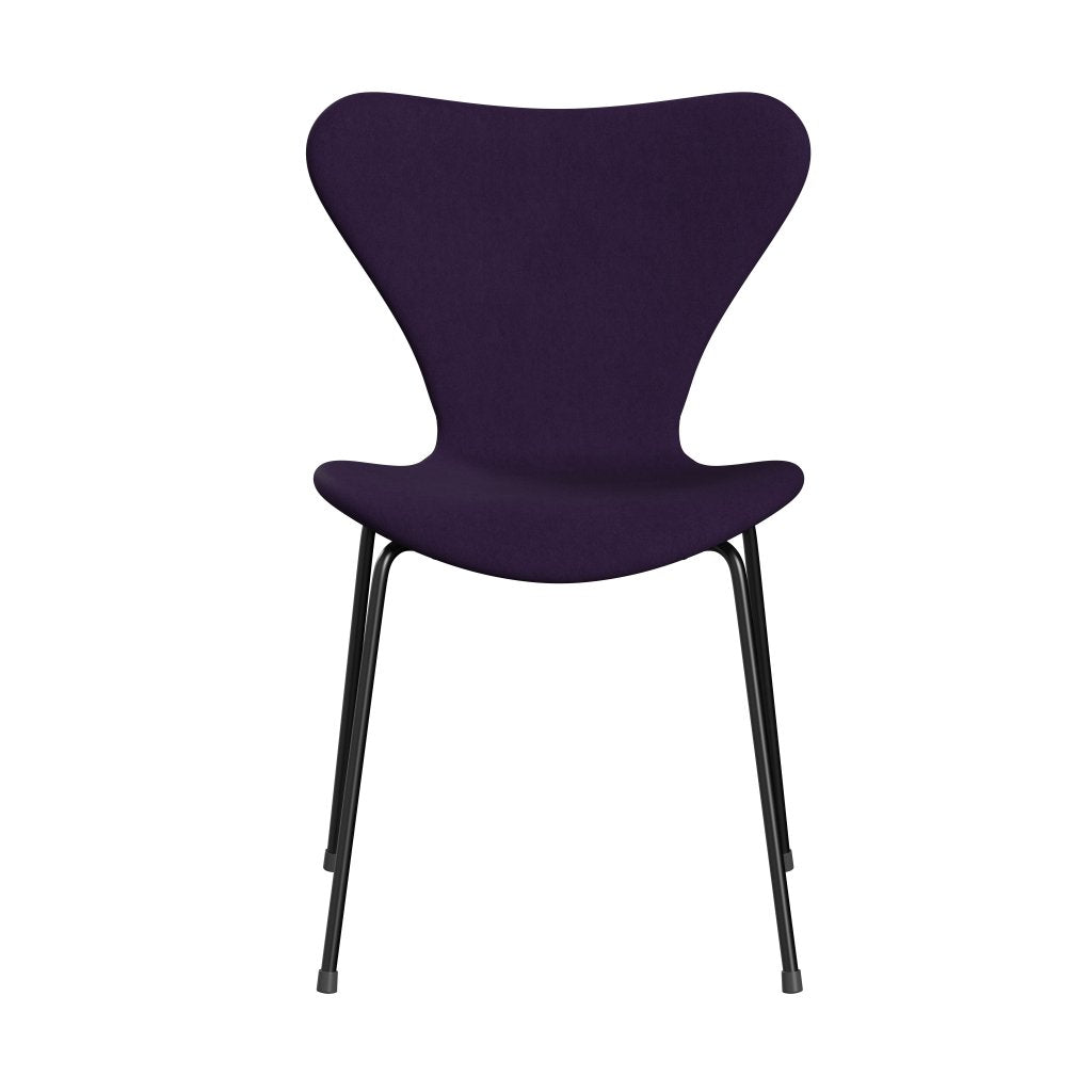 Fritz Hansen 3107 Stuhl Vollpolsterung, Schwarz/Komfortviolett Dunkel