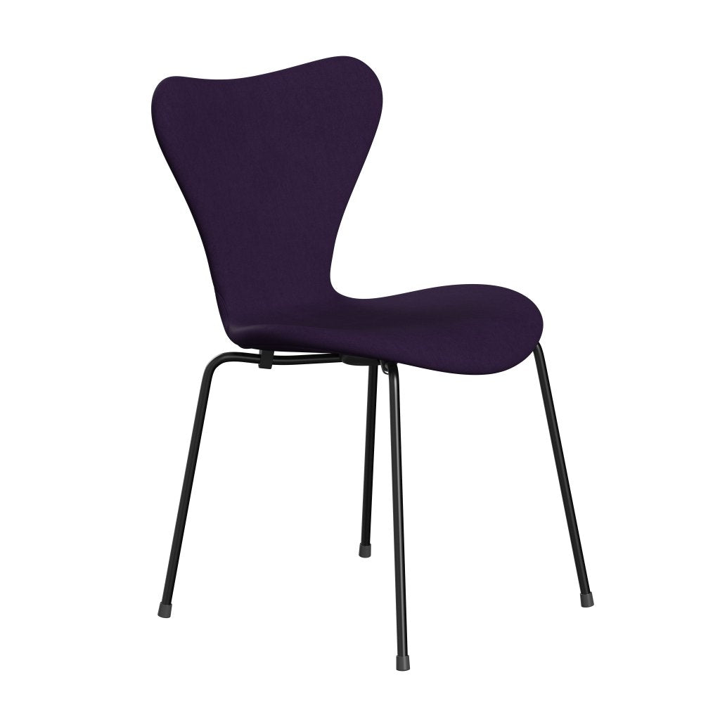 Fritz Hansen 3107 Stuhl Vollpolsterung, Schwarz/Komfortviolett Dunkel