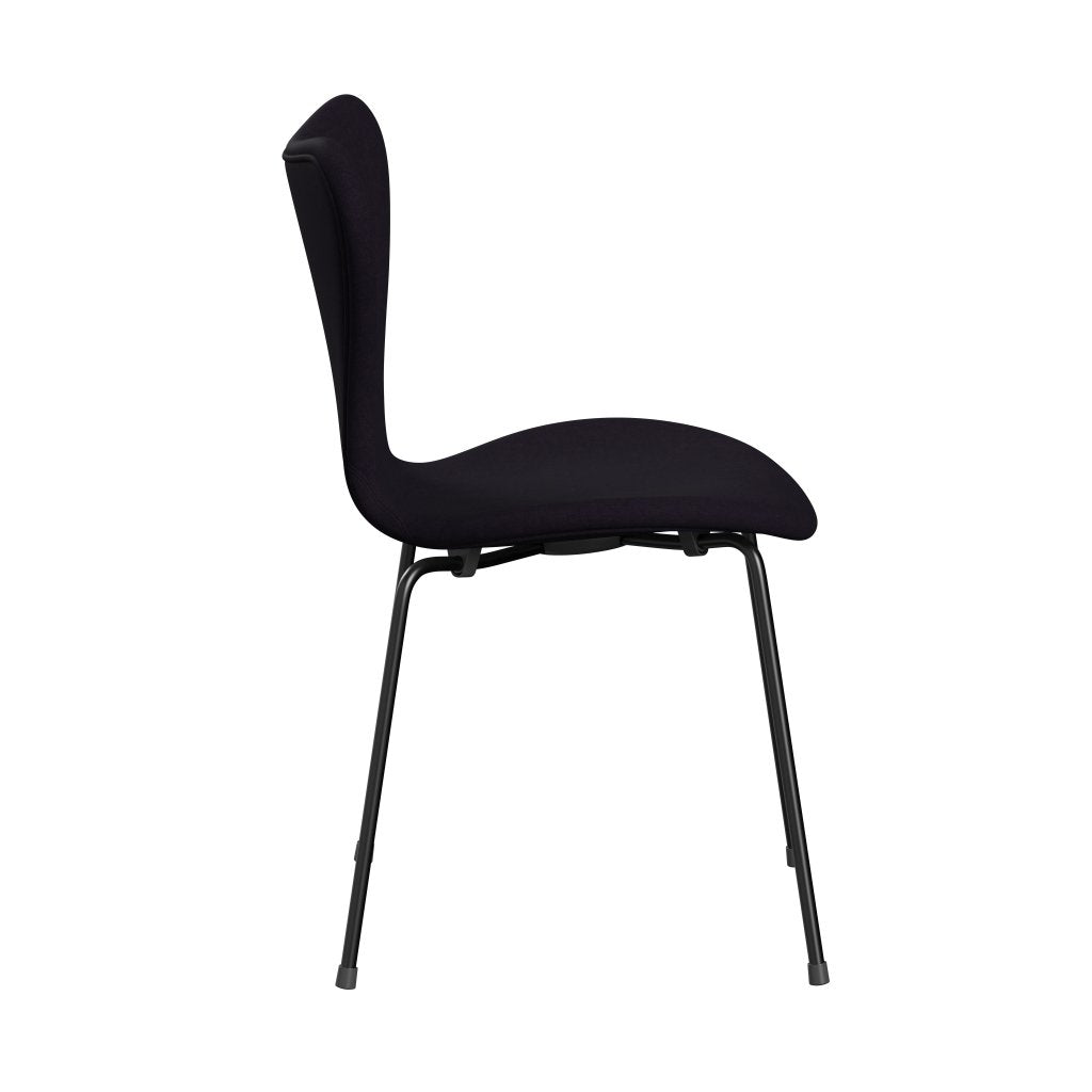 Fritz Hansen 3107 Stuhl Vollpolsterung, Schwarz/Komfort Violett Rot