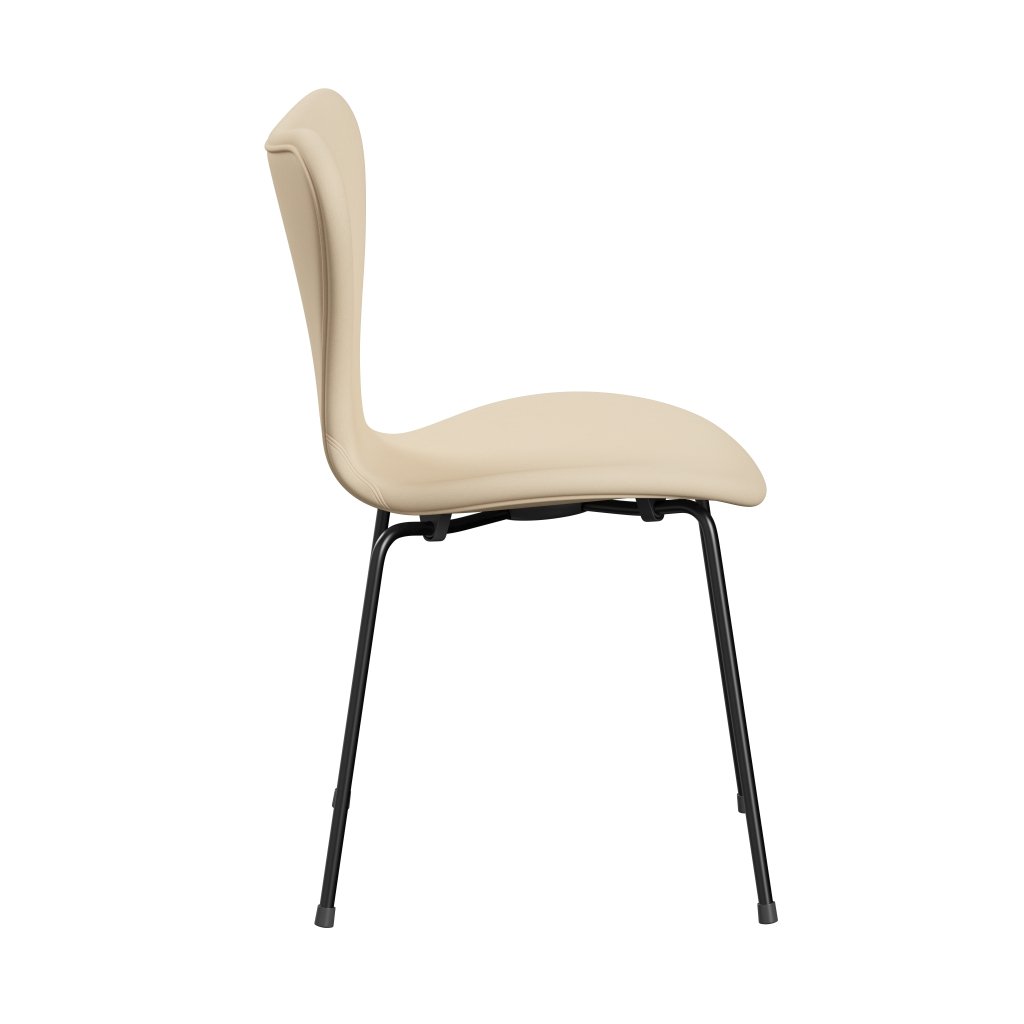 Fritz Hansen 3107 Stuhl Vollpolsterung, Schwarz/Komfort Weiß/Beige