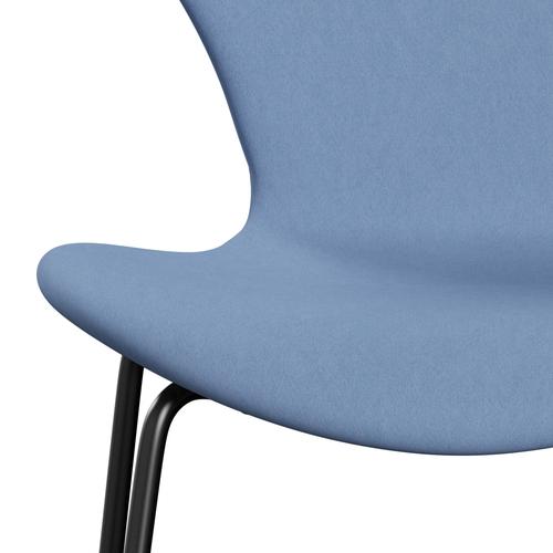 Fritz Hansen 3107 Stuhl Vollpolsterung, Schwarz/Komfort Weiß/Blau