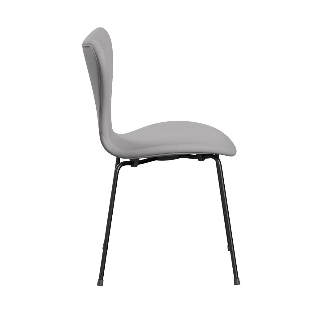 Fritz Hansen 3107 Stuhl Vollpolsterung, Schwarz/Komfort Weiß/Grau