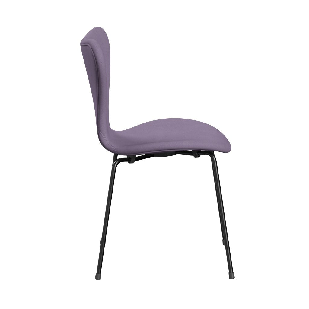 Fritz Hansen 3107 Stuhl Vollpolsterung, Schwarz/Komfort Weiß/Hellviolett