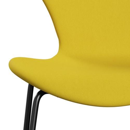 Fritz Hansen 3107 Stuhl Vollpolsterung, Schwarz/Komfort Gelb (C62003)