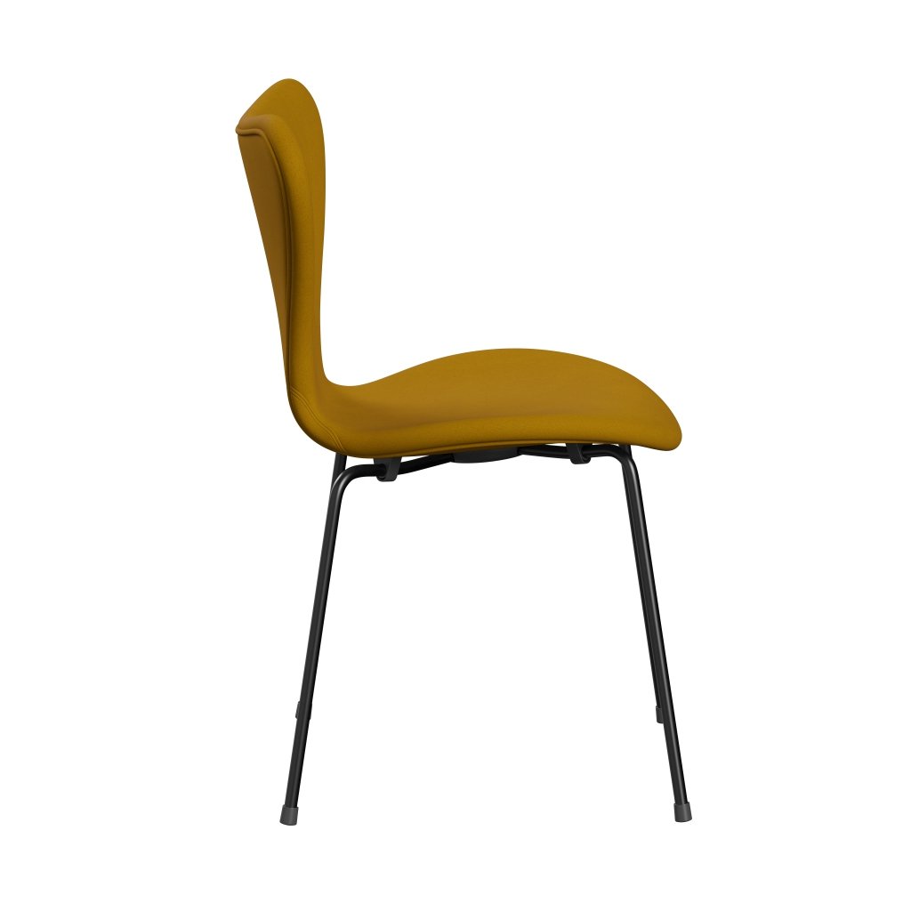 Fritz Hansen 3107 Stuhl Vollpolsterung, Schwarz/Komfort Gelb (C62004)