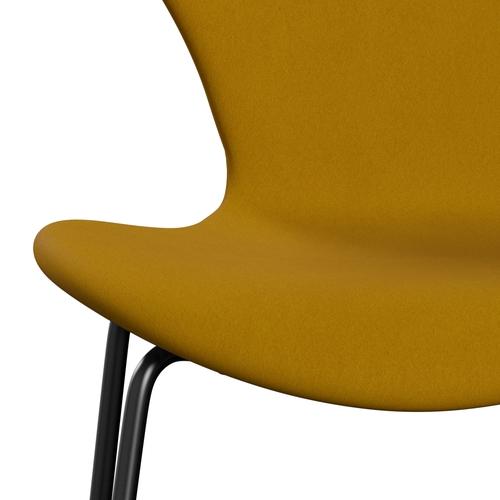 Fritz Hansen 3107 Stuhl Vollpolsterung, Schwarz/Komfort Gelb (C62004)