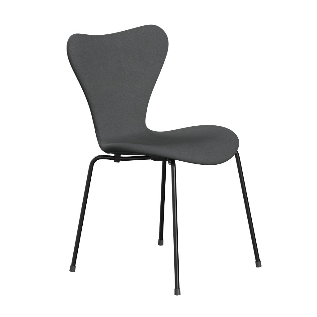 Fritz Hansen 3107 Stuhl Vollpolsterung, Schwarz/Divina Dunkelgrau