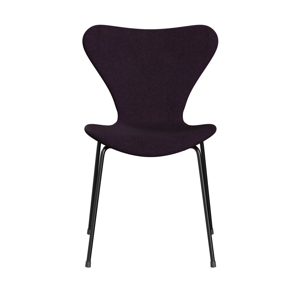 Fritz Hansen 3107 Stuhl Vollpolsterung, Schwarz/Divina Md Aubergine