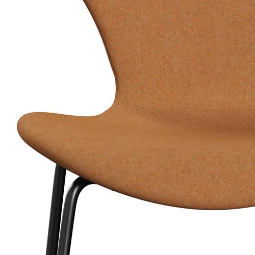 Fritz Hansen 3107 Stuhl Vollpolsterung, Schwarz/Divina Md Carrot