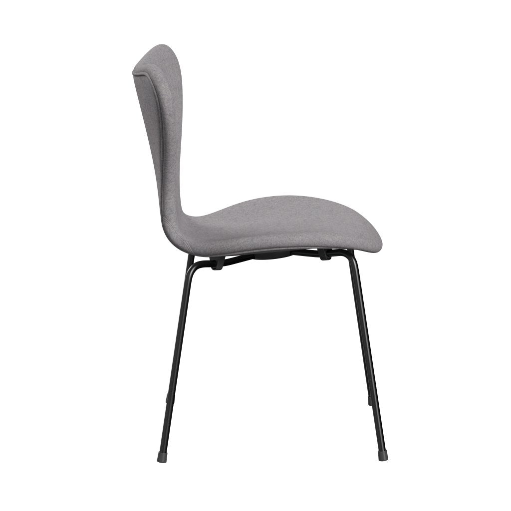 Fritz Hansen 3107 Stuhl Vollpolsterung, Schwarz/Divina Md Cool Light Grey