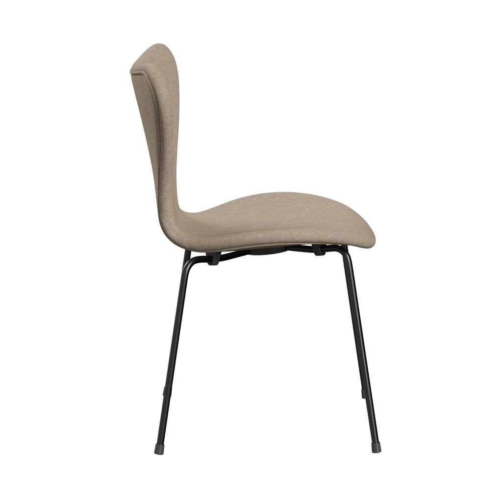 Fritz Hansen 3107 Stuhl Vollpolsterung, Schwarz/Divina Md Sandfarben