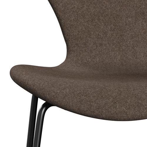 Fritz Hansen 3107 Stuhl Vollpolsterung, Schwarz/Divina Melange Dusty Brown