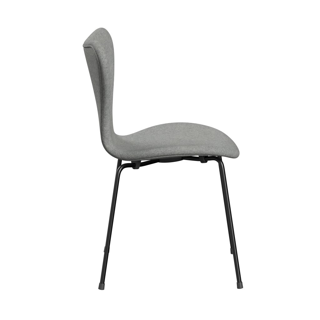 Fritz Hansen 3107 Stuhl Vollpolsterung, Schwarz/Divina Melange Hellgrau