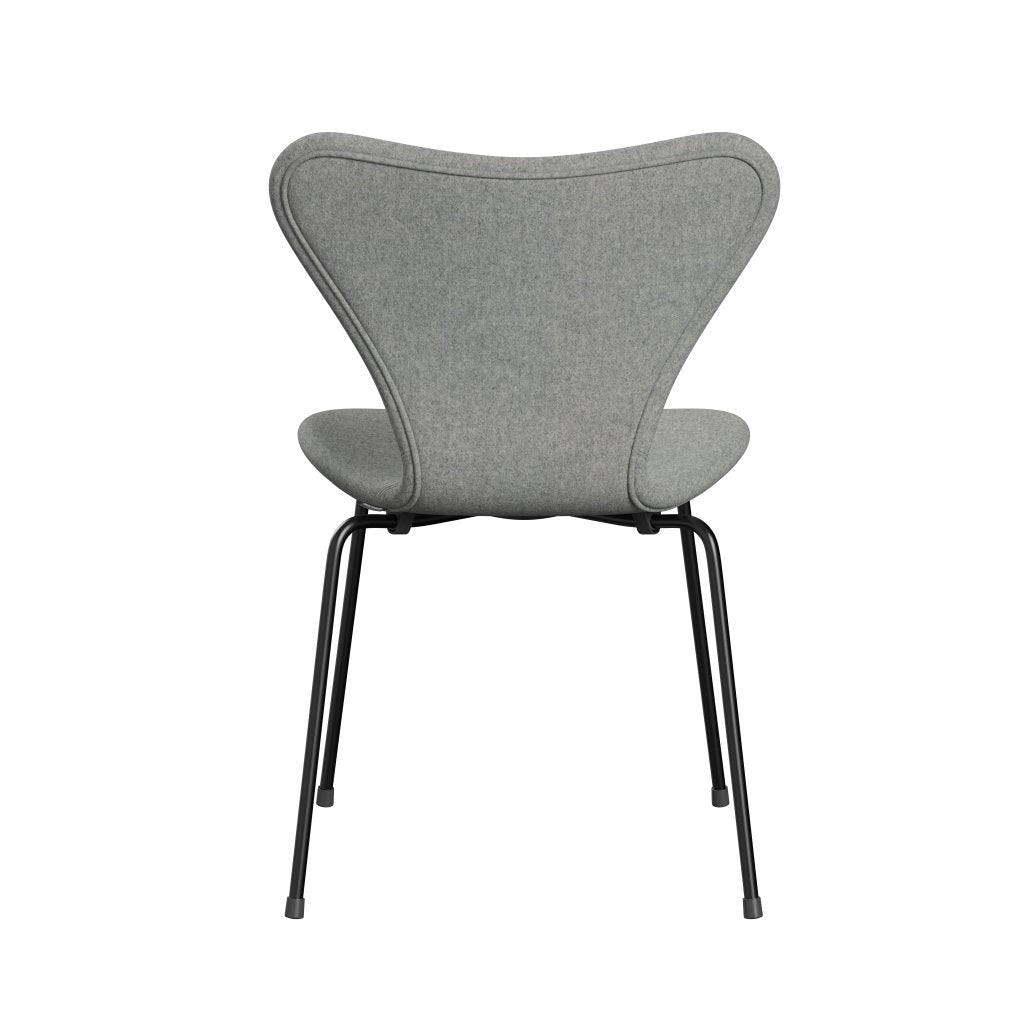 Fritz Hansen 3107 Stuhl Vollpolsterung, Schwarz/Divina Melange Hellgrau