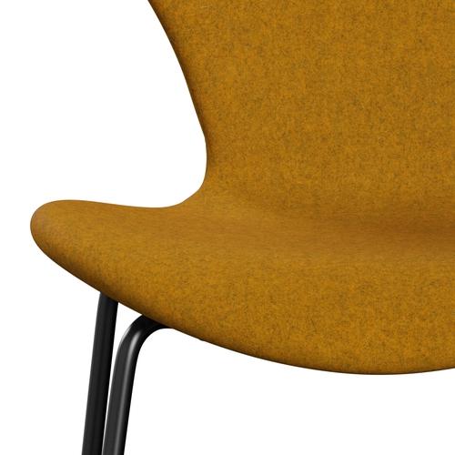 Fritz Hansen 3107 Stuhl Vollpolsterung, Schwarz/Divina Melange Ockergelb