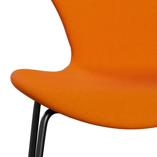 Fritz Hansen 3107 Stuhl Vollpolsterung, Schwarz/Divina Orange Dunkel