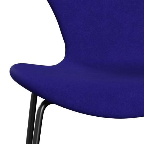 Fritz Hansen 3107 Stuhl Vollpolster, Schwarz/Divina Petrolblau