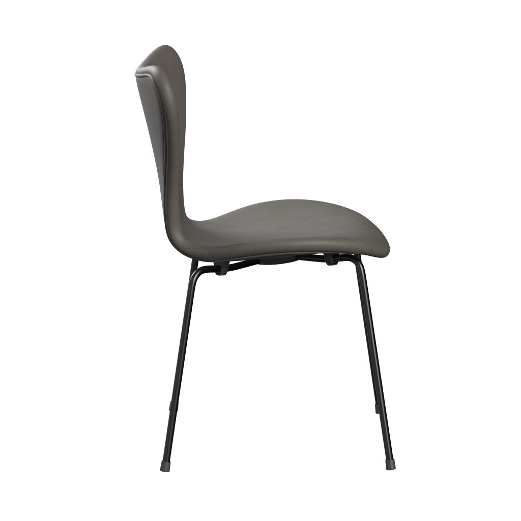 Fritz Hansen 3107 Stuhl Vollpolsterung, Schwarz/Essential Lava