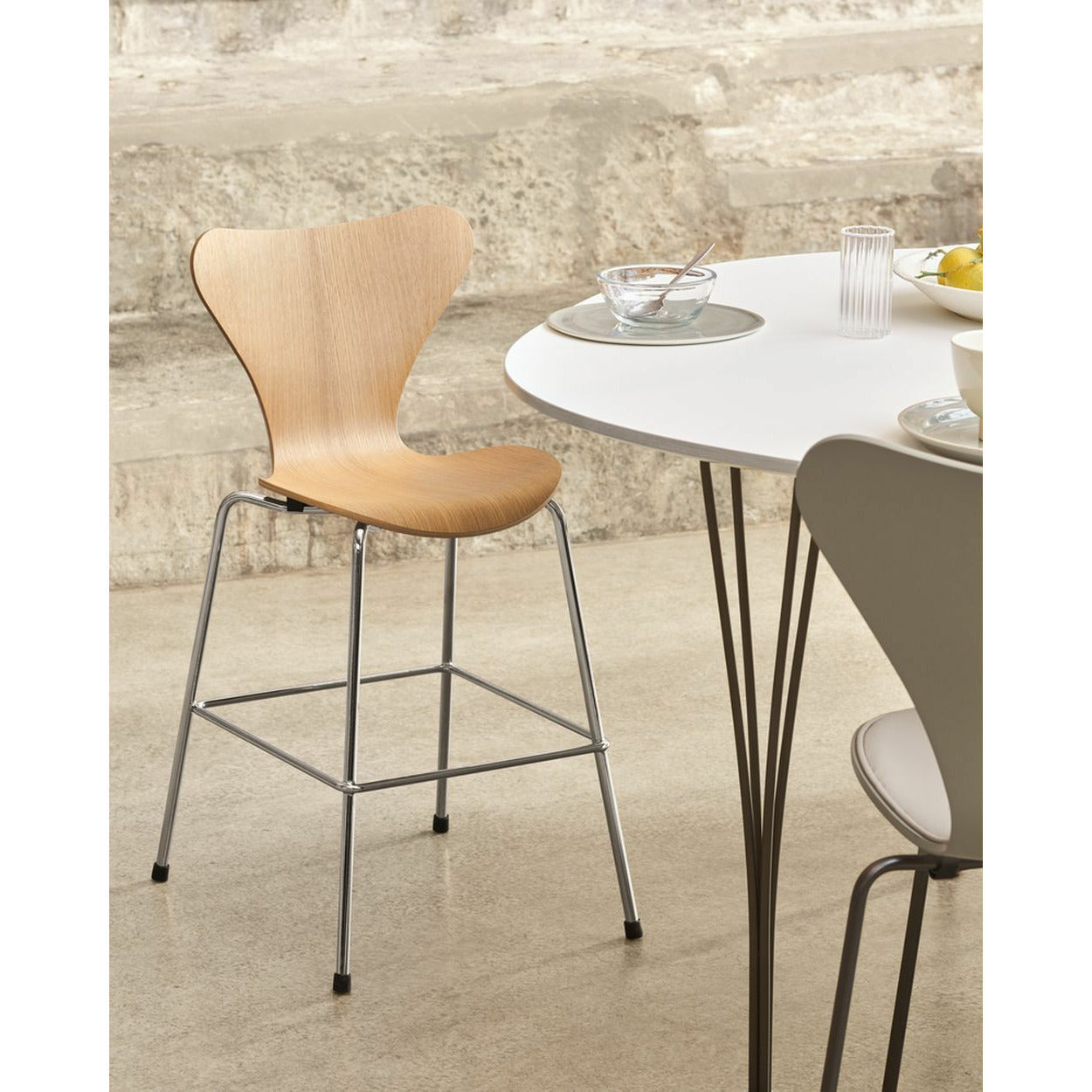 Fritz Hansen Super Ellipse Esstisch 100x150 Cm, Weiß/Warm Graphit