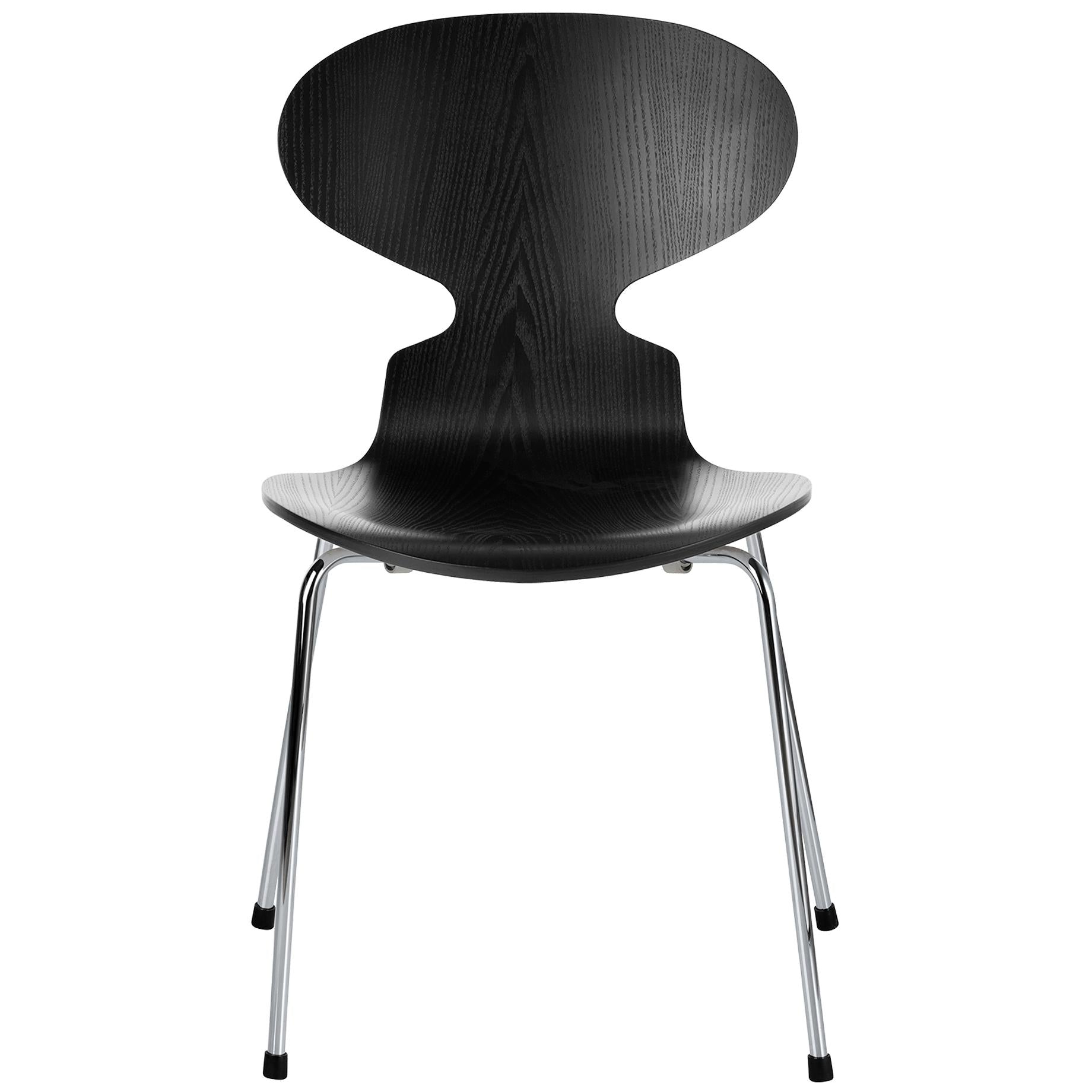 Fritz Hansen Der Ameisenstuhl Colored Ash 4 Legged, Schwarz