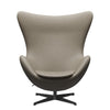 Fritz Hansen The Egg Lounge Chair Leder, Schwarz/Essential Hellgrau