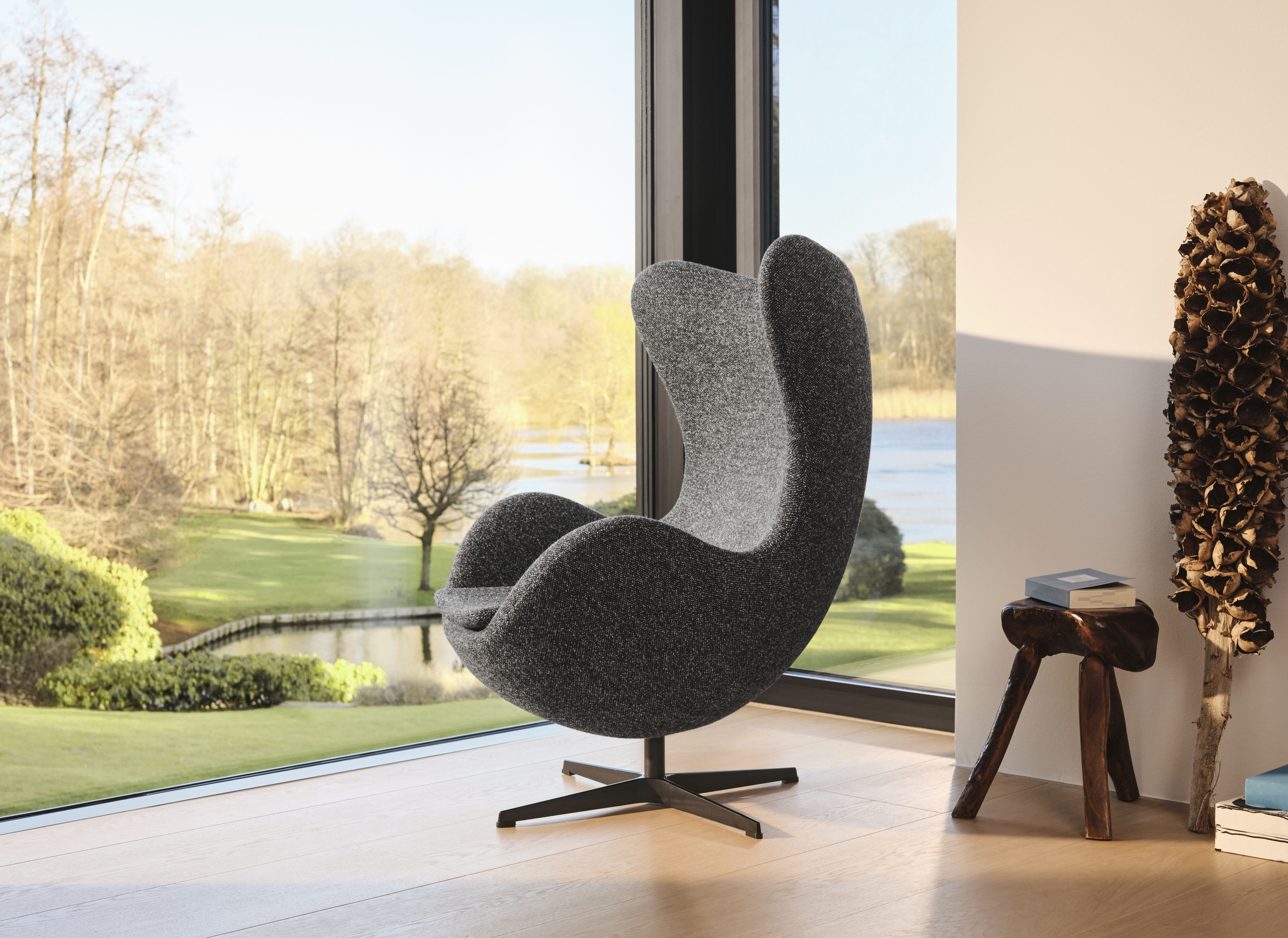 Fritz Hansen The Egg Lounge Chair, Vanir Granitbrauner Stoff Kollektion Anniversary