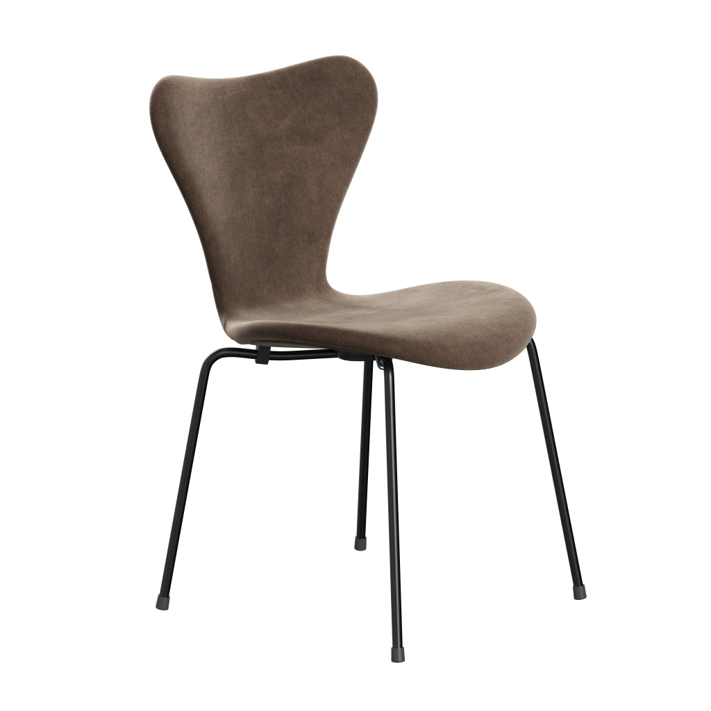 Fritz Hansen 3107 Stuhl Full Polster, Schwarz/Belfast Velvet Grey Braun