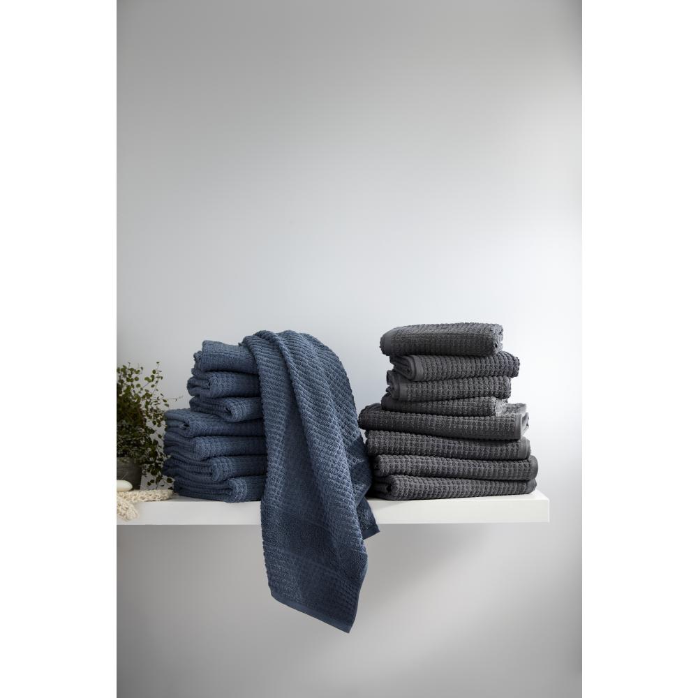 Juna Check Towel Dark Grey, 70x140 Cm