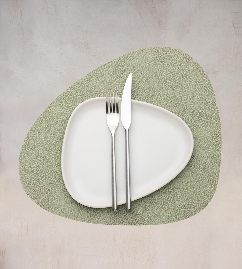 Lind Dna Curve Placemat Hippo Leather M, Olive Green