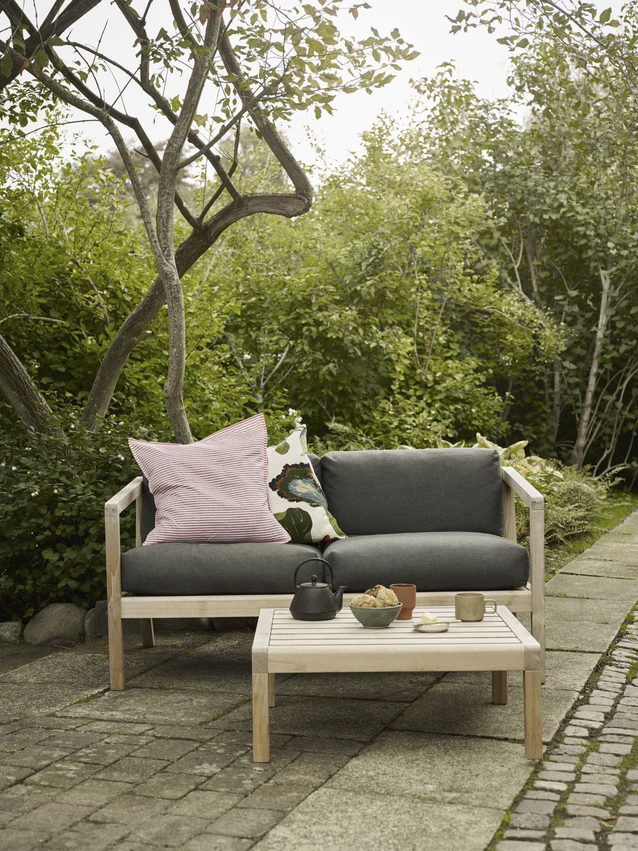 Skagerak Virkelyst 2 Sitzer -Sofa, Holzkohle